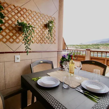 Ohana ático Avenida Chayofita Los Cristianos (Tenerife)